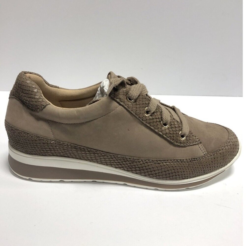 Walking Cradles Women’s Dylan Brown Lace Sneaker Size 8M